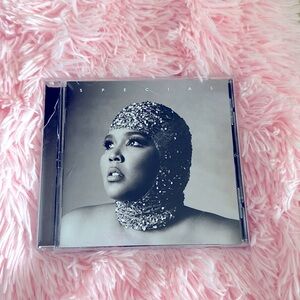 Lizzie cd Special.Cracked cd cover.